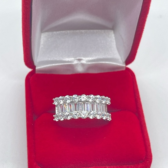 Princess Cut Wedding Ring - Picture 3 of 7